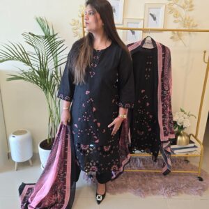 Title: Ready to wear  Elegant Black Embroidered pure cotton with soft mul dupptta Kurta with Pink thread