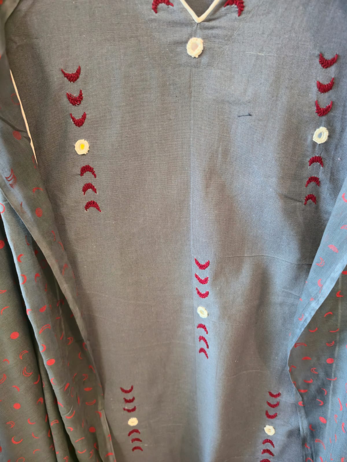 Title Elegant Charcoal Grey Embroidered Kurta Set with Dupatta - Image 5