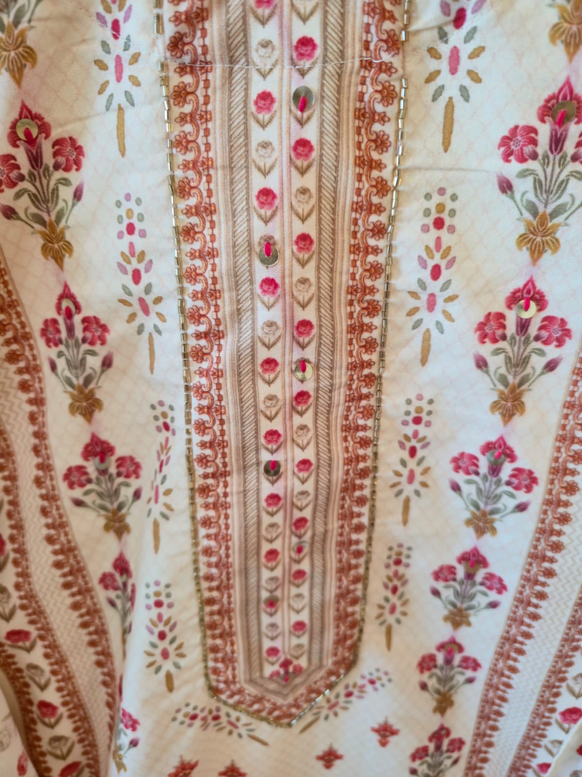 Title Beautiful off white Embroidered Ready-to-Wear 3 Piece Suit - Image 3