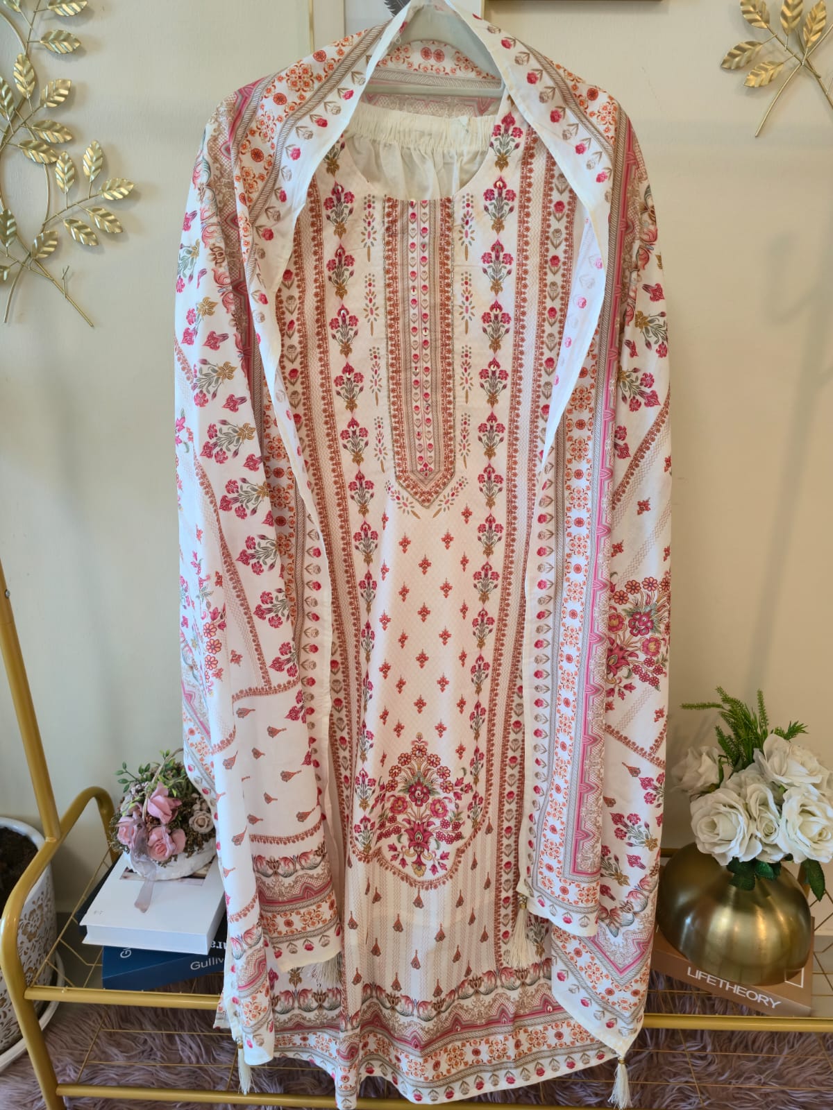 Title Beautiful off white Embroidered Ready-to-Wear 3 Piece Suit - Image 2