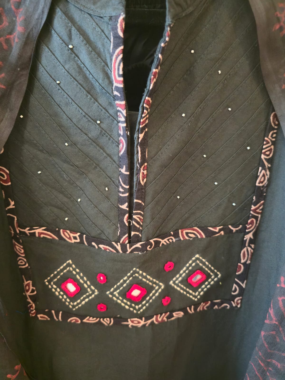 Title Black Elegance Embroidered Ready-to-Wear 3 Piece Suit - Image 4