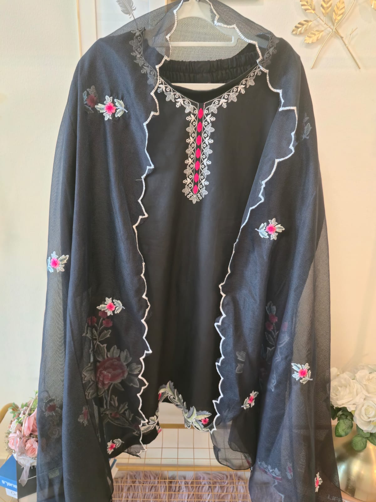 Title: Elegant Black Embroidered Ready-to-Wear Suit Set with Organza Dupatta - Image 3