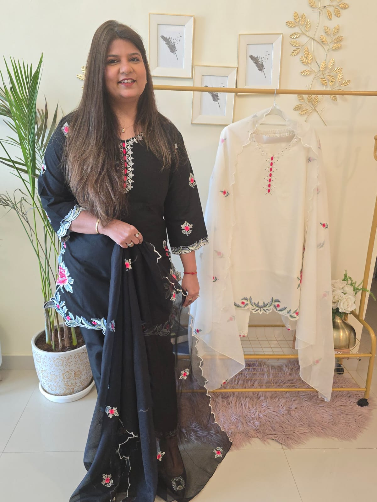 Title: Elegant white Embroidered Ready-to-Wear Suit Set with Organza Dupatta