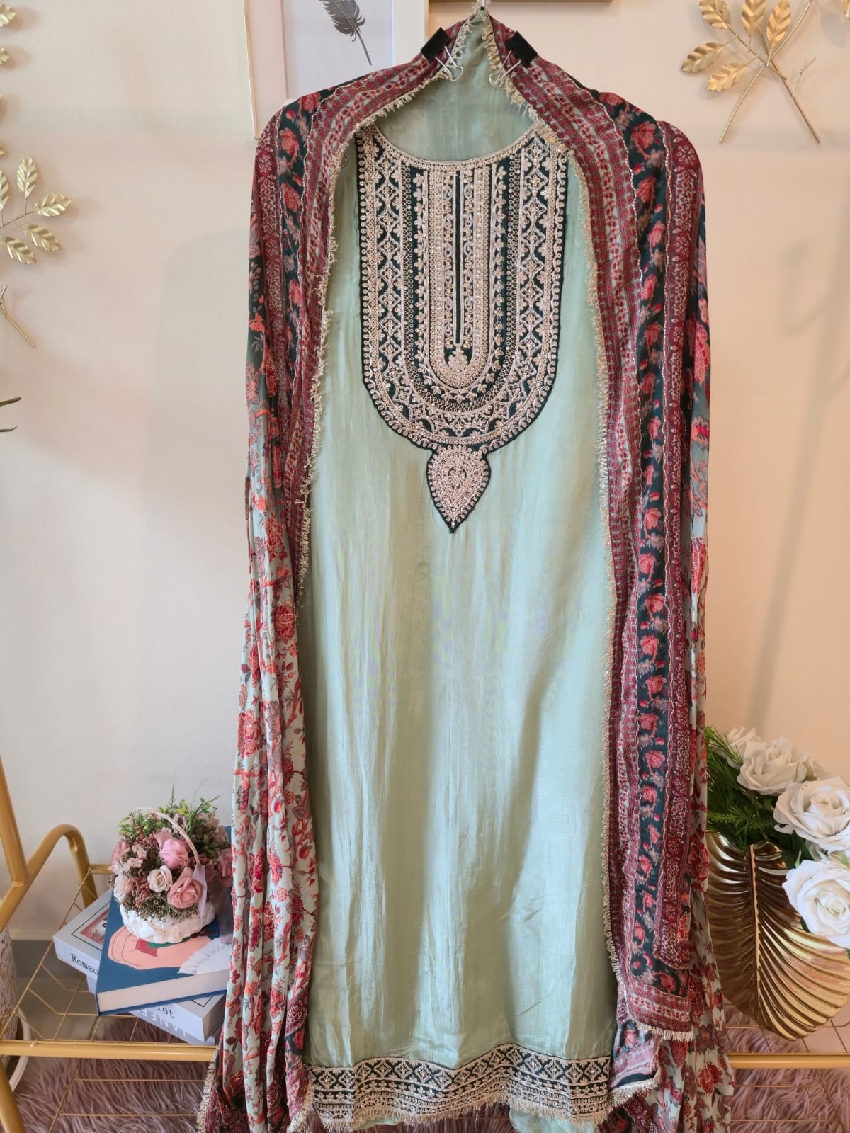 Elegant mint green ethnic 3-piece unstich silk suit - Image 4
