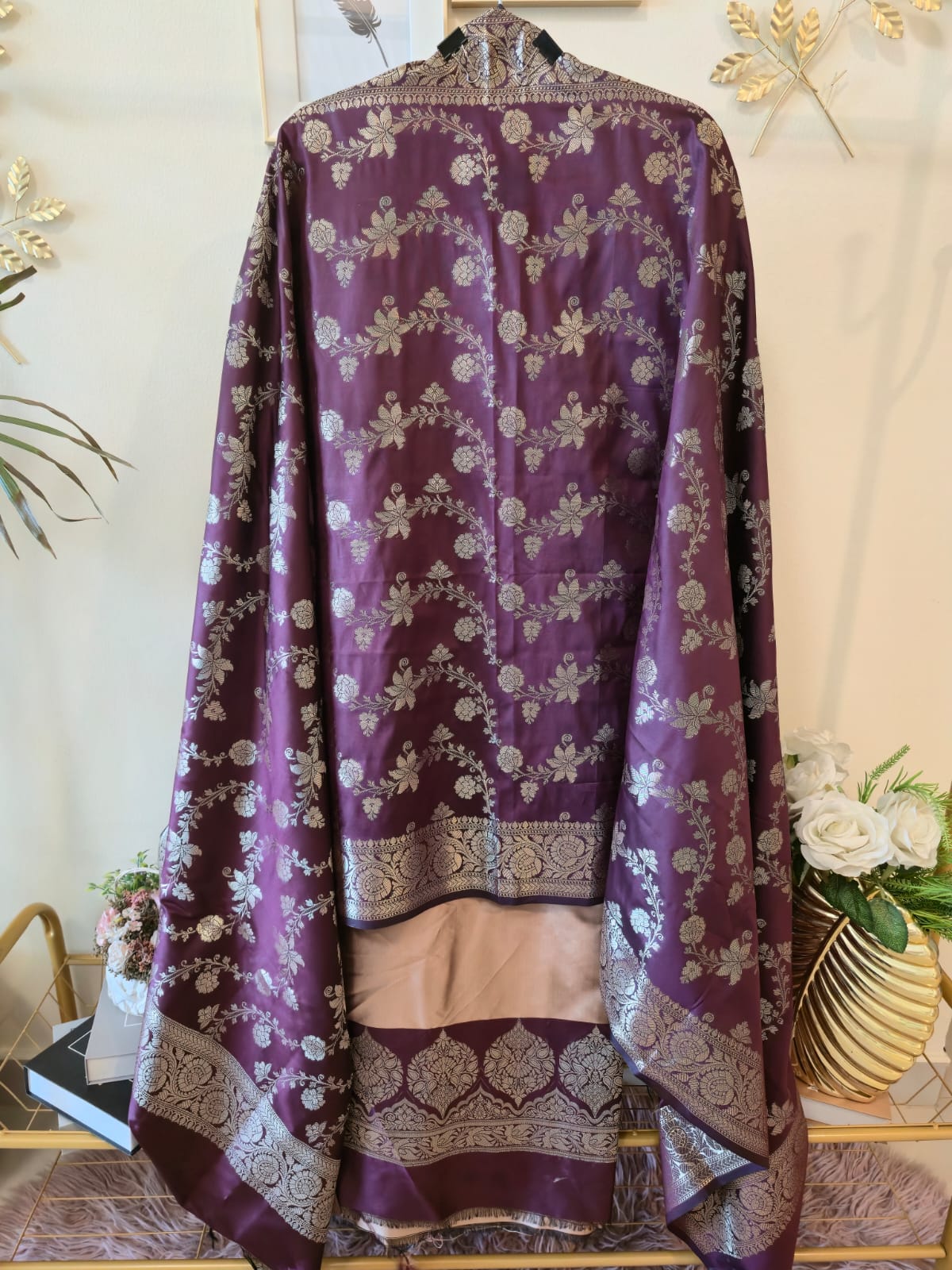 Rich onion mauv pure silk unstich three peice suit. - Image 3