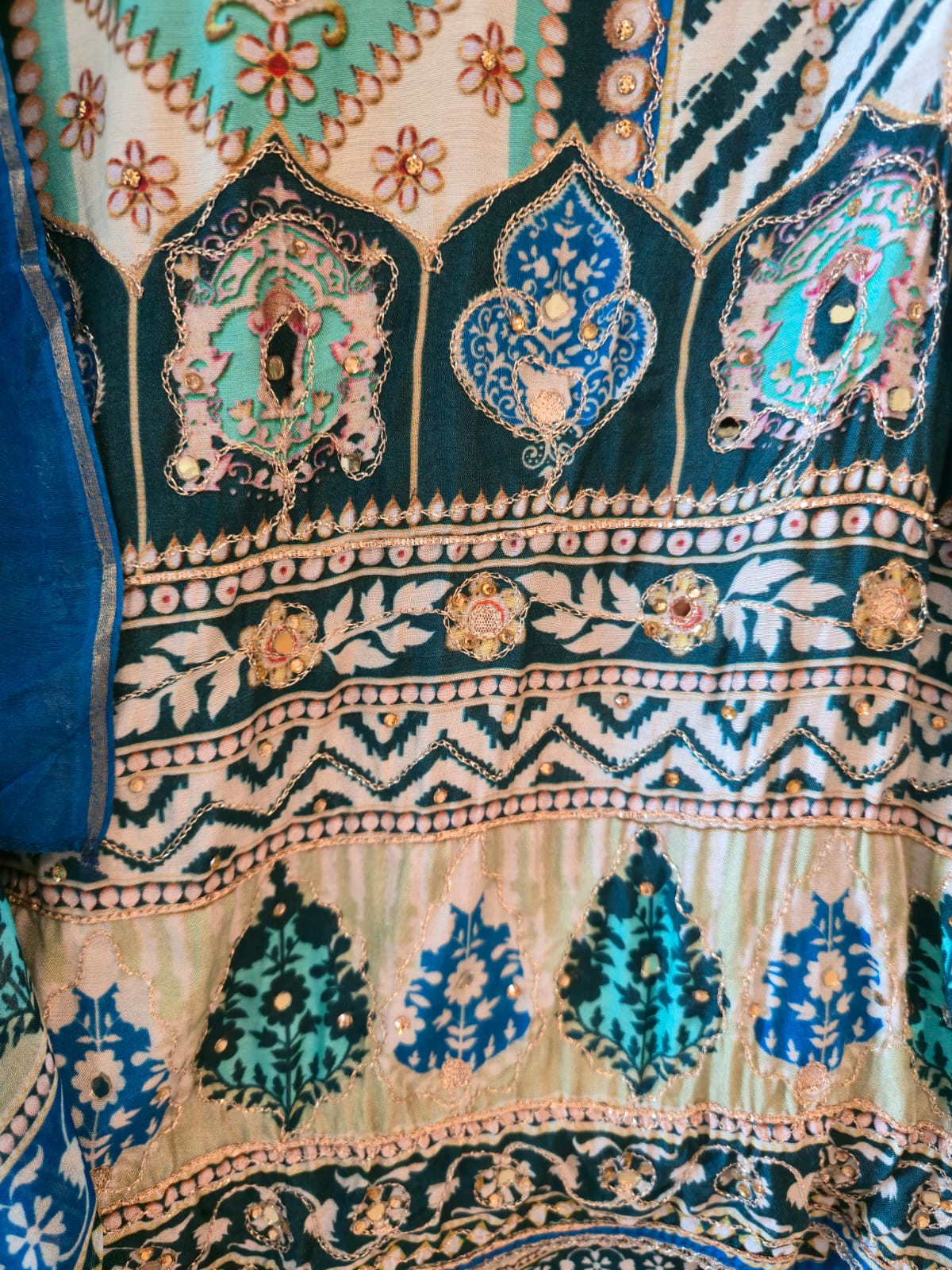 Blue and white Pure Butter crape unstitched three peice suit. - Image 3