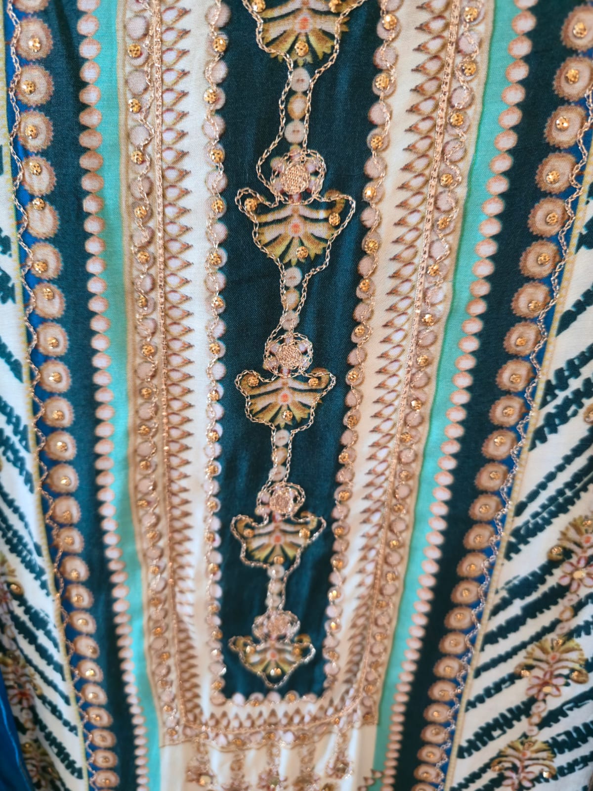 Blue and white Pure Butter crape unstitched three peice suit. - Image 4