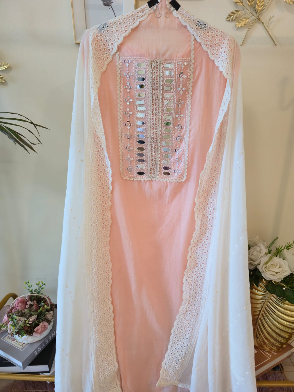 Elegant powder peach Mul Cotton unstiched 3-Piece Suit - Image 4