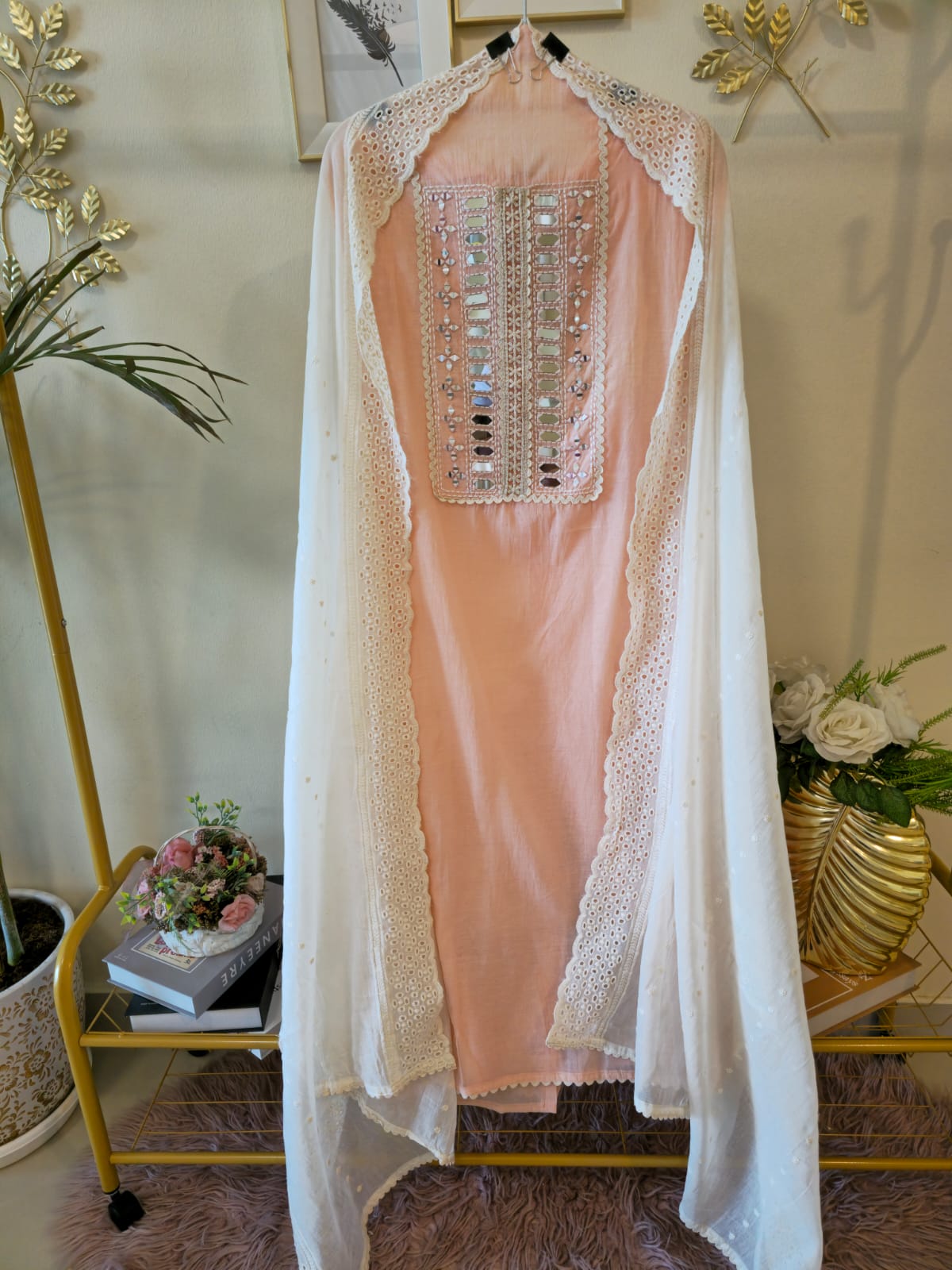 Elegant powder peach Mul Cotton unstiched 3-Piece Suit