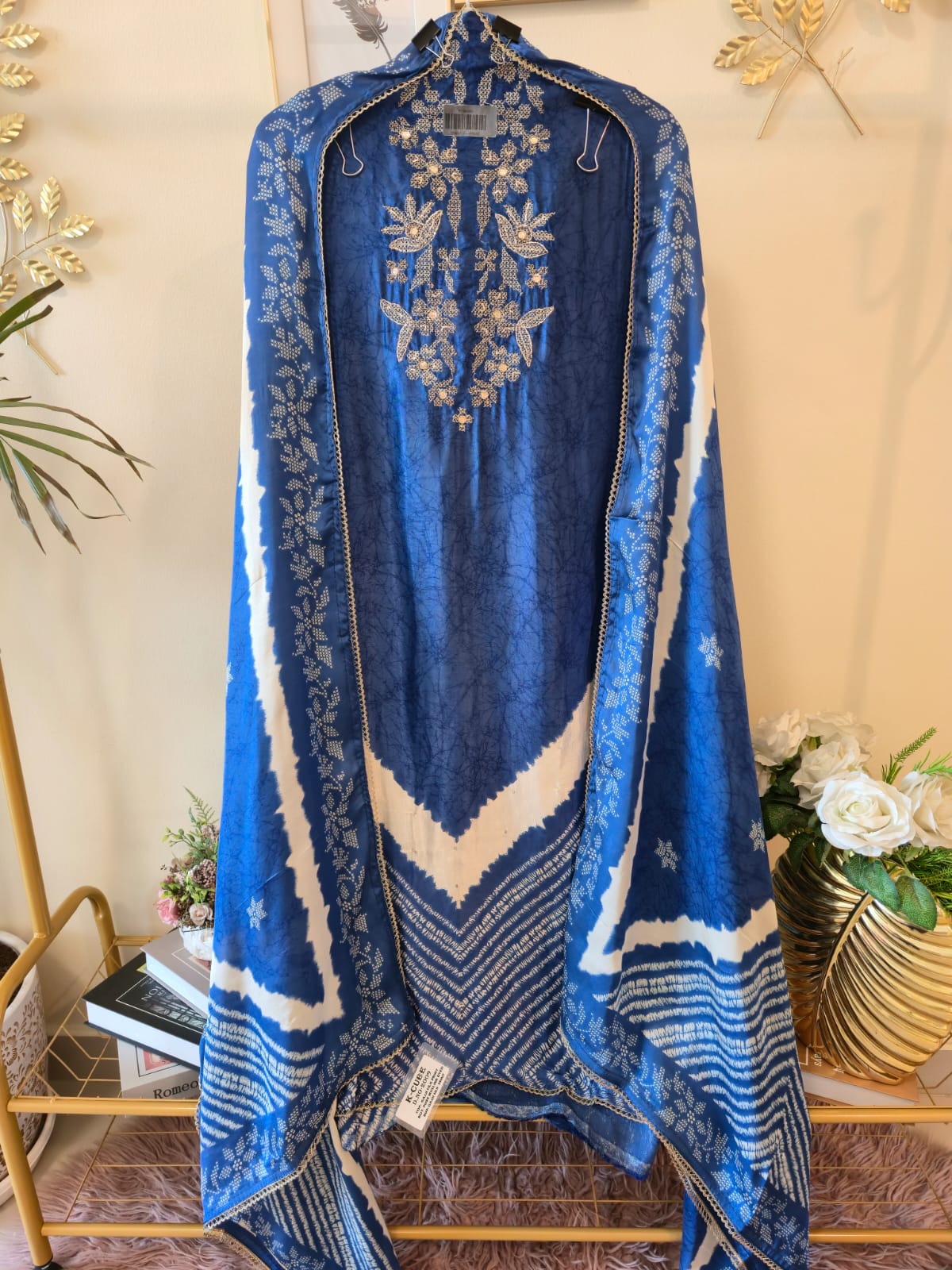 Crafted current blue pure gaji silk unstiched three peice suit. - Image 4