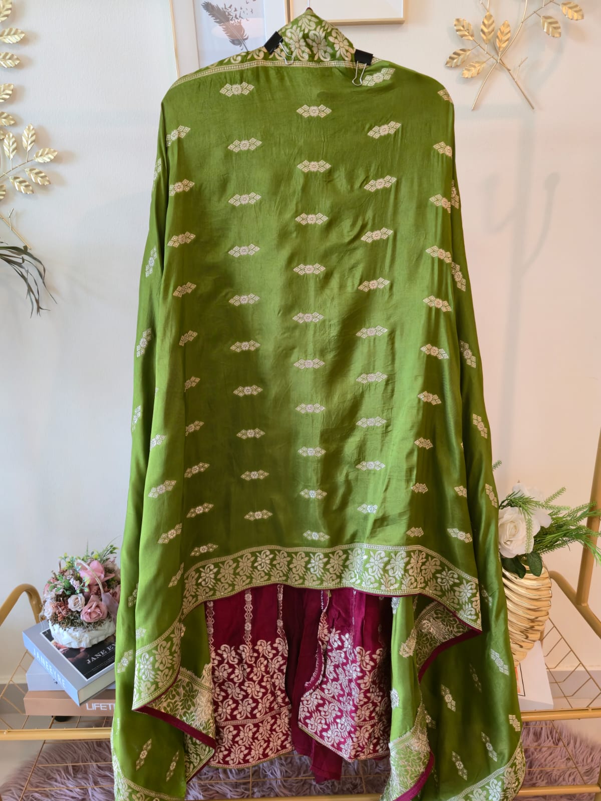 Pure Georgette slik blend Royal Maroon & Olive Green Woven Unstitched Suit with Zari Dupatta - Image 4